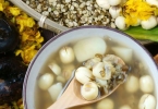 夏季，喝莲子养生药膳好处多