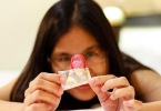 女性月经不尽是怎么回事？生理日不要试着调整这三点