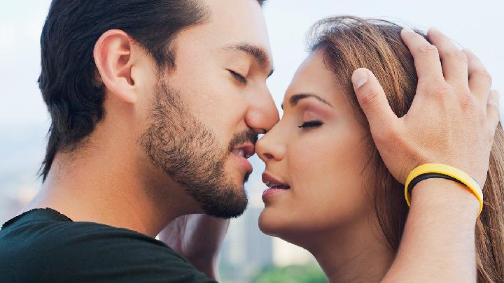 如何让男人体验性快感的乐趣？这些性技能女人要学会