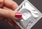 避孕套不是越薄越好 如何正确使用安全套？