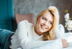跟女朋友做爱后入式怎么样才能做的久