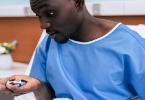 有性生活的男性遗精正常吗? 男人出现遗精的原因到底是什么?