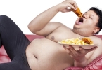 青春期痤疮怎么办?痤疮调整饮食可以帮助你