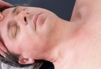 产后妈妈的乳房按摩操