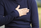 乳房糜烂、变黑，形状似莲蓬 女性蓬蓬乳是什么病