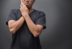 男人喜欢吃奶需要担心吗（关注心理健康和性生活质量更重要）