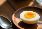 为什么煮鸡蛋会裂开