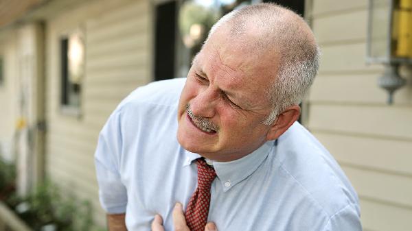 晚上睡觉心绞痛怎么回事？