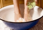 用什么泡脚美白_养颜