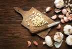 醋腌大蒜有什么功效 腌制食用好处