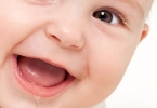 两个多月的宝宝流口水是怎么回事