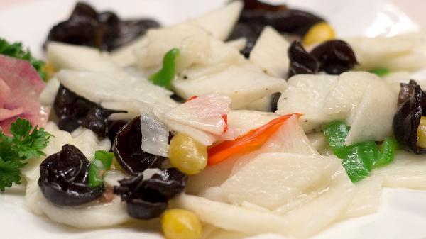 肾脏不好不能吃木耳？医生：不想病症恶化，这些食物需要少碰