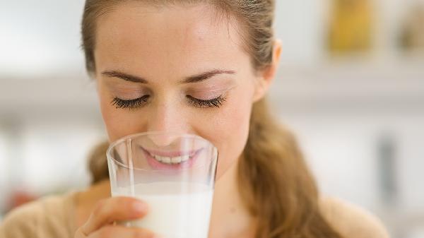 经常喝豆浆和经常喝牛奶的，会有啥不一样？喝什么身体更健康