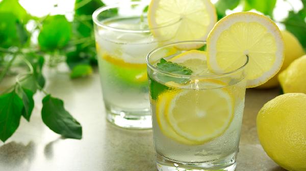 泡柠檬用青柠檬还是黄柠檬