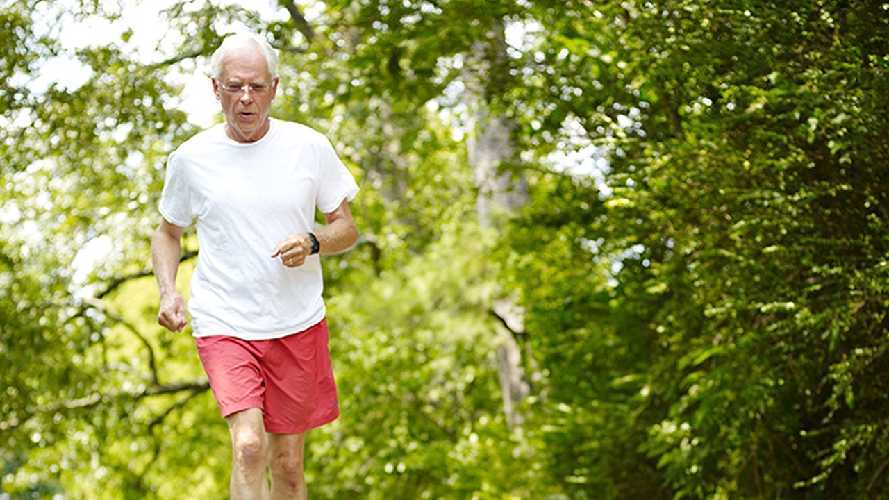 医生提倡超过55岁的中老年人，宁可多走路，也别做这4种运动