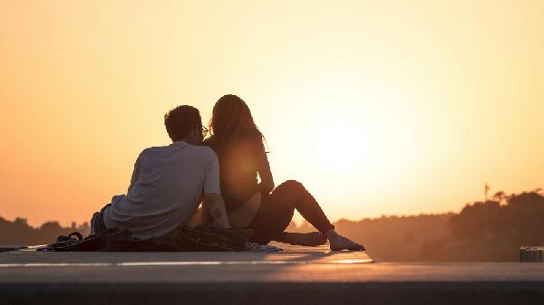 夫妻之间，偶尔独处分床，是一种修行