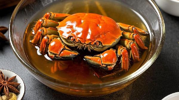 刚死的螃蟹到底能不能吃？医生：吃大闸蟹时，千万多留意这几点