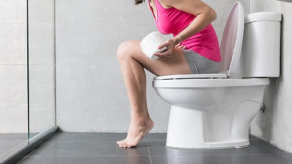 男子肠癌就医，不到3个月去世，医生含泪苦劝：2物切记别多贪