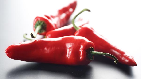 老人每天吃辣椒竟更健康？提醒：适量食用，或迎来这4种积极变化！