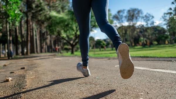 这种“看似没用”的运动，竟是长寿关键！比跑步、游泳还有效！