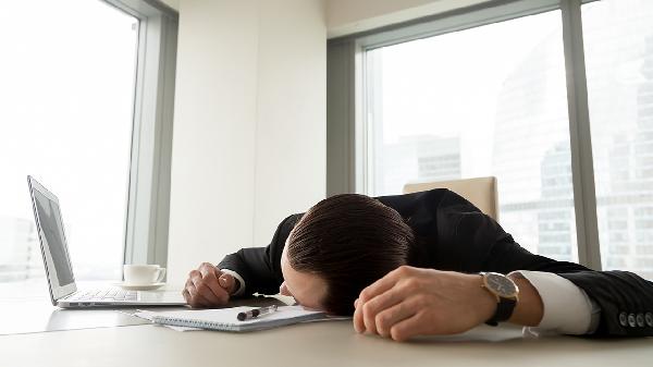 晚上十点睡觉错了？医生建议：过了55岁，睡觉要尽量做到这4点