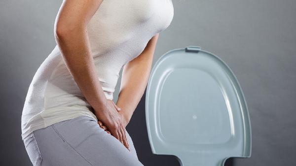 尿道刺痛流白色液体怎么办