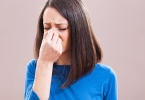 不停打喷嚏的原因