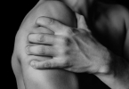 胸下面中间的部位疼