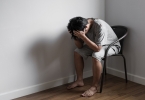 我老婆当着我的面看别的男人？情感忽视才是真正导火索吗