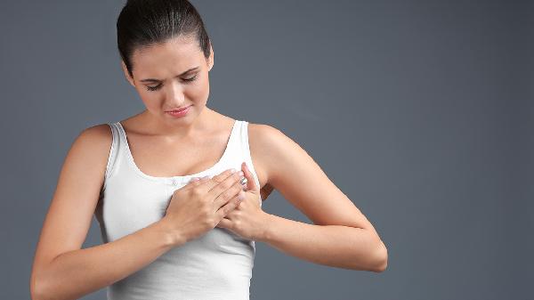 乳腺结节会引发乳腺癌吗？乳腺癌早期有6大危险信号，请定期筛查