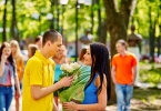 第一次在车里约会特别紧张正常吗？过来人告诉你实话