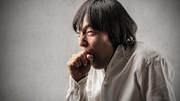 一咳嗽就吐什么原因