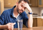 人是否患有肾病，看喝水就知？医生：有肾病的人，喝水或有6异常