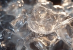 高烧40度可以用冰块降温吗